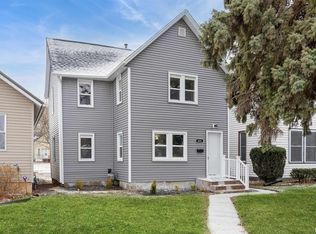 651 2nd Ave S, Clinton, IA 52732