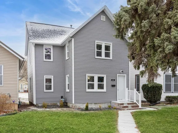 651 2nd Ave S, Clinton, IA 52732