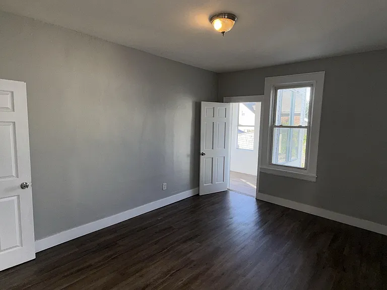 258 Keer Ave #1 — Photo 4