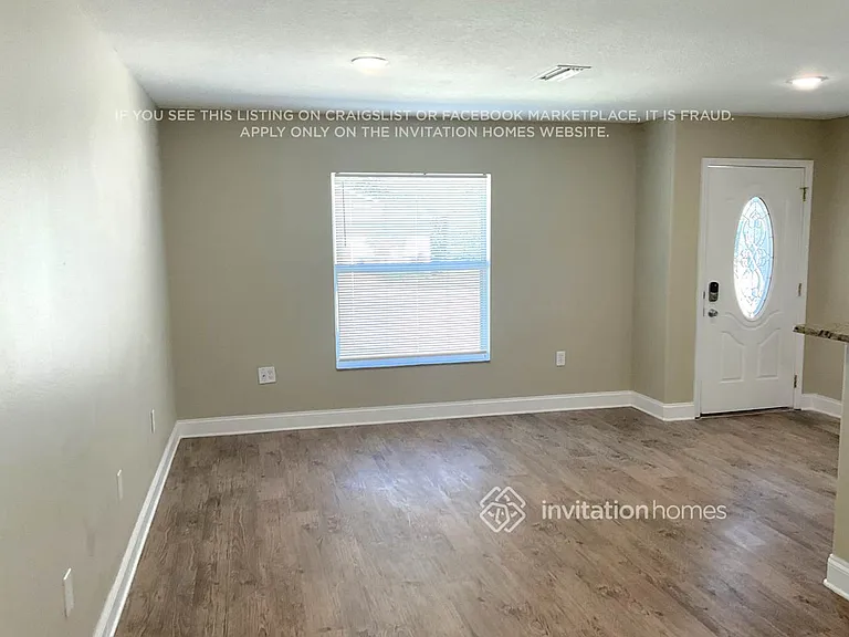2824 31st Ave E — Photo 3