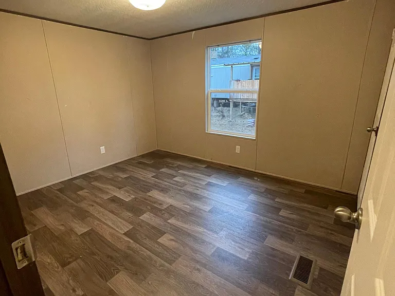 7338 E Highway 135 — Photo 24