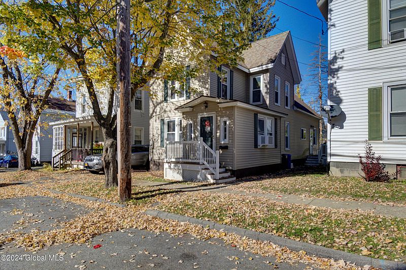 2nd image of 9 Gilbert Street