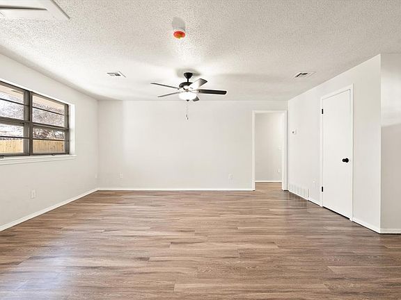 5th image of 5004 S Briarwood Dr