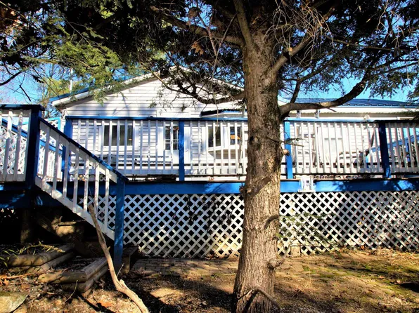 17 West Shore Drive, Raymond, NH 03077