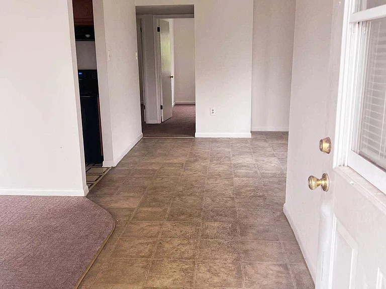 180 Michele Way #1 — Photo 2