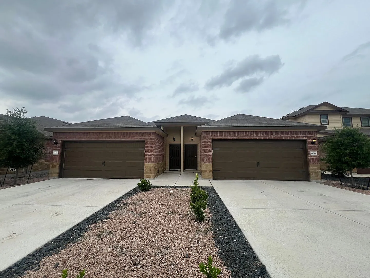 Luxury 3/2 Duplex in Seguin, Texas — Photo 1