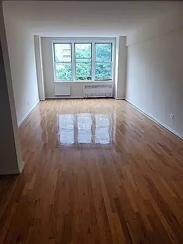 141 Saint Mark's Place — Photo 2