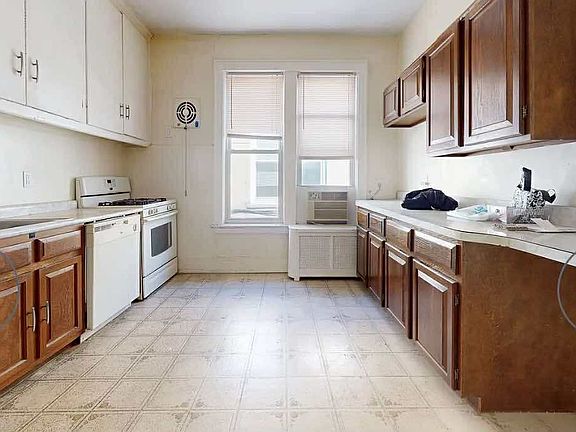4th image of 30-52 35th St #2