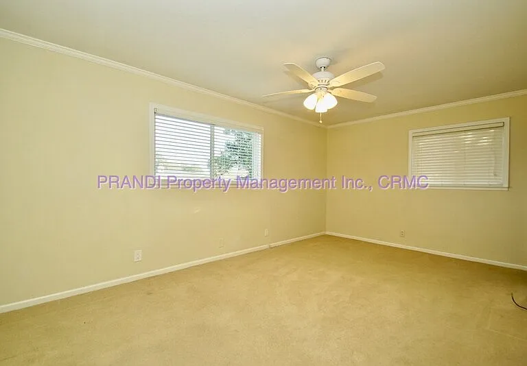 1407 Donna St — Photo 12