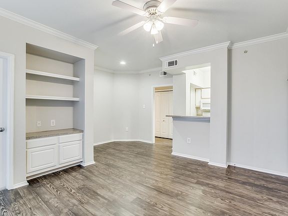 4th image of 2801 Turnberry Dr #531