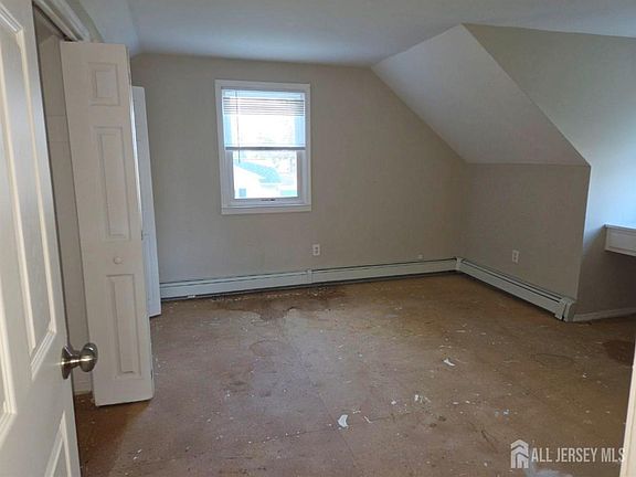 5th image of 1438 Huron Rd