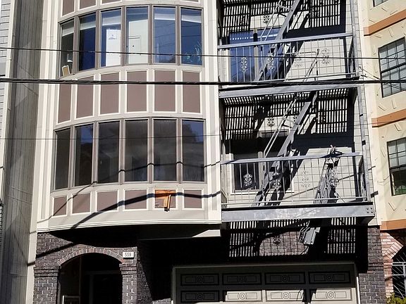 3rd image of 559 Burnett Ave APT 1