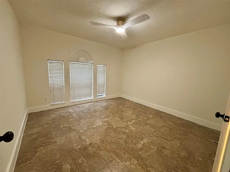 3405 Kleberg Ct — Photo 14