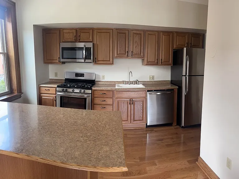 100 East North Ave — Photo 22
