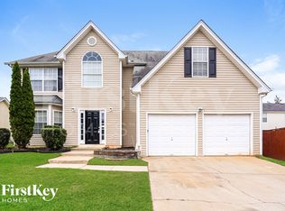 1283 Labrador Ln, Riverdale, GA