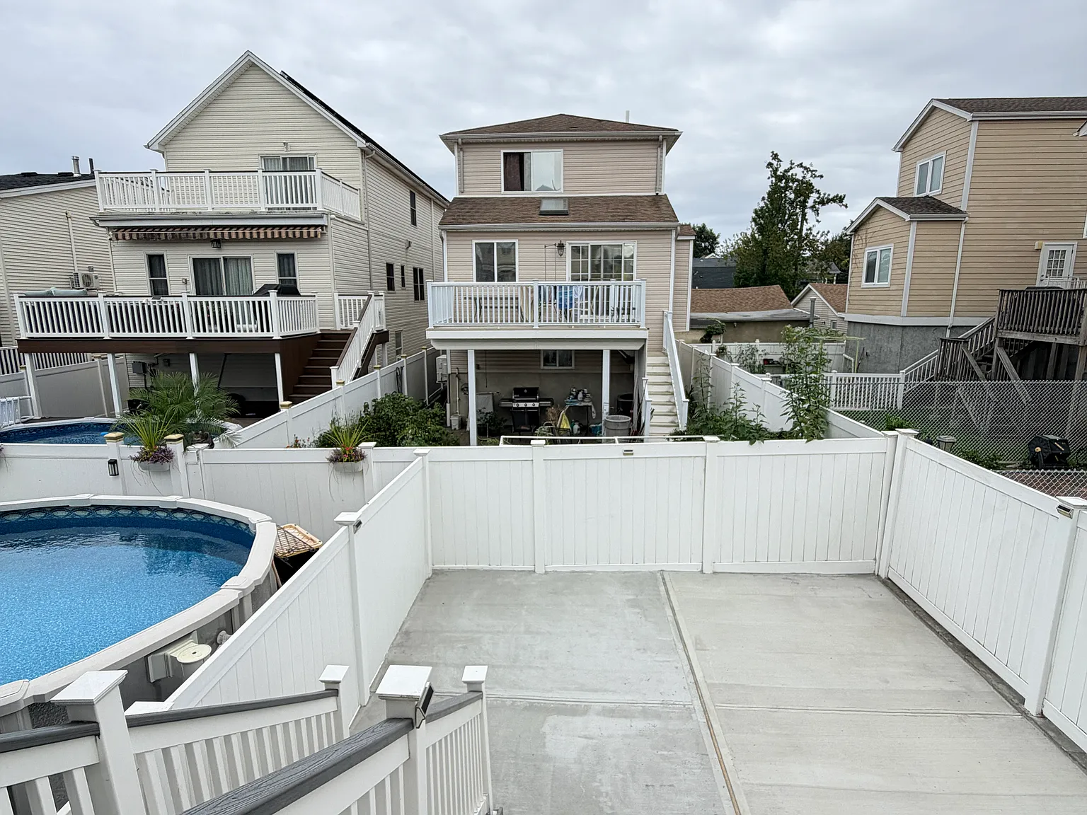 3 bed, 1.5 bath, 1800 sqft, $3,800 — Photo 2