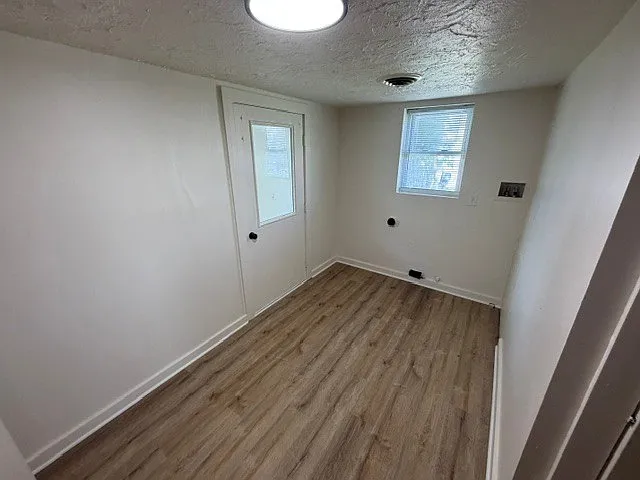3 bed, $1,425 — Photo 4
