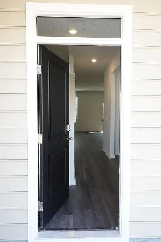 5 bed, 3.5 bath, 2721 sqft, $2,500 — Photo 3