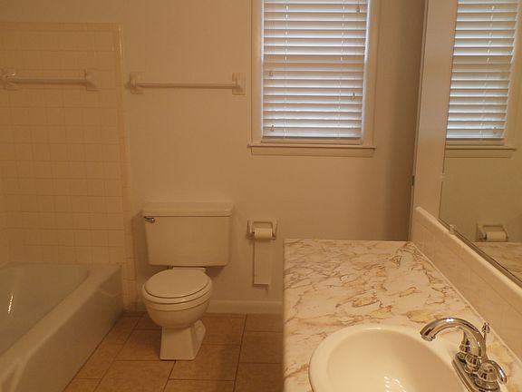 4th image of 910 Linwood Dr