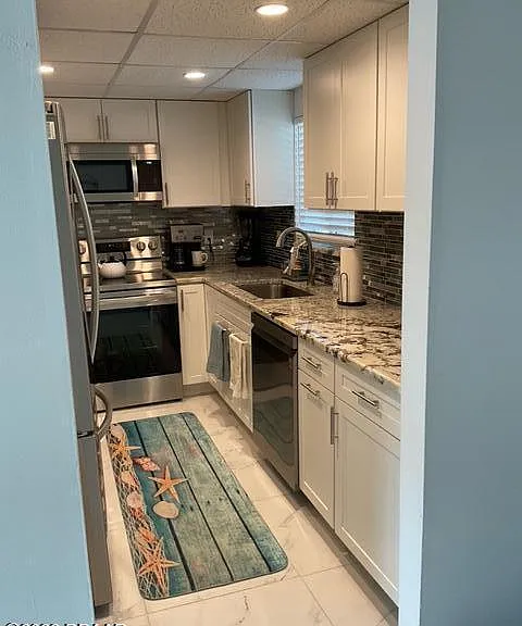 100 Silver Beach Ave #420 — Photo 4