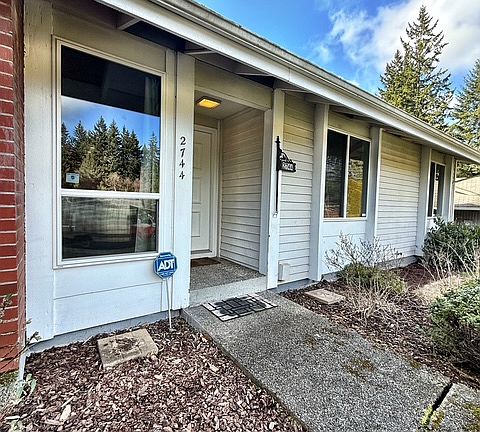 3rd image of 2744 Grand Fir Pl SE