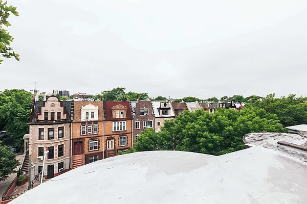 Rented by Nooklyn NYC LLC | media 32