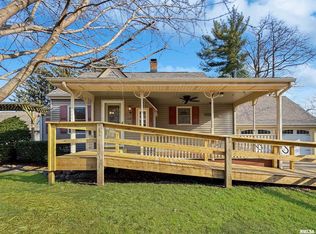 128 Apple Ct, Creve Coeur, IL