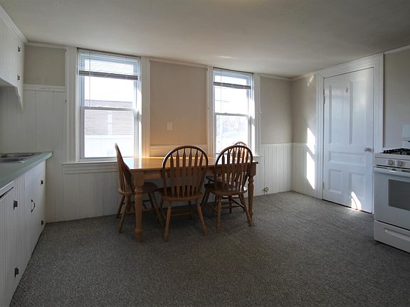 4th image of 313 Walcott St Floor 3