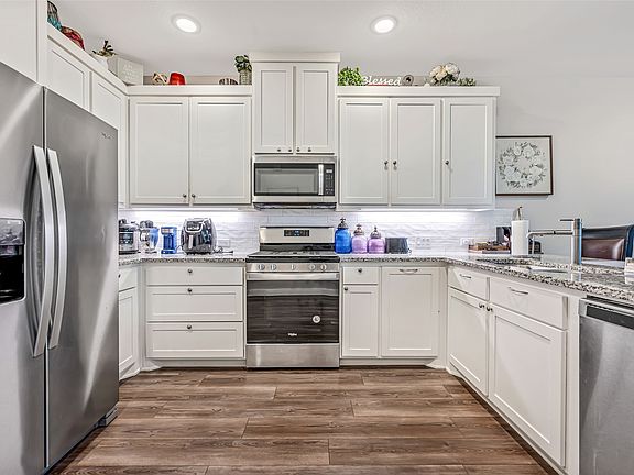 3rd image of 2618 Dodson St