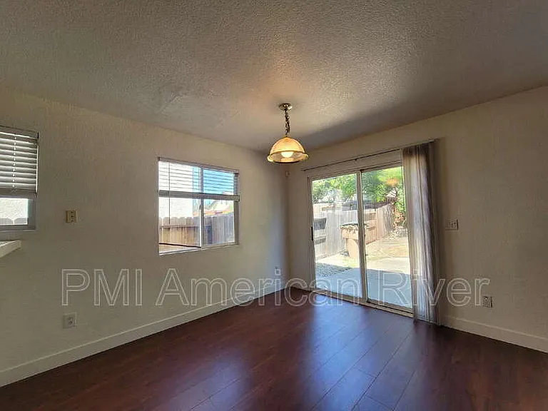 1375 Pintail Way — Photo 5