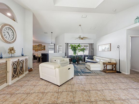 5th image of 5878 NW Carovel Avenue