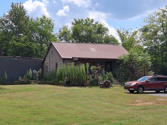 2nd image of 595 Holmes Gap Rd
