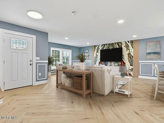 5th image of 448 Branchport Avenue