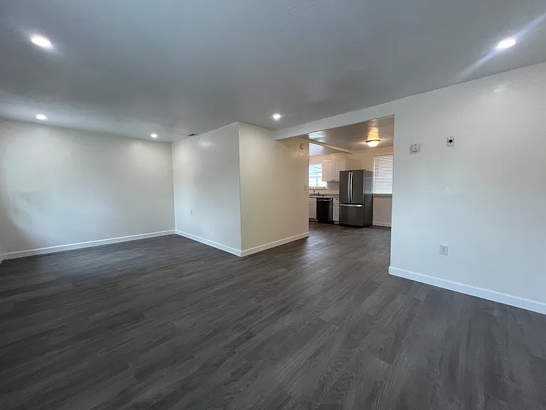 1241 Kennedy Ave — Photo 3