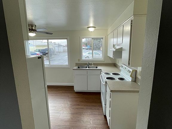 5th image of 1630 Monmouth St APT 16