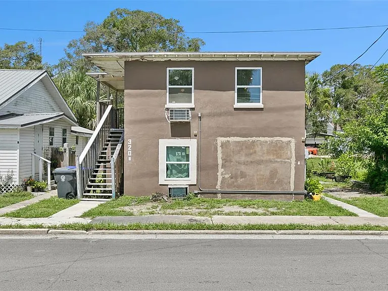 320 Dummitt Ave #B — Photo 2