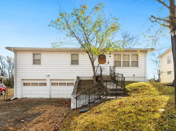 407 Highland Ave, Smithville, MO 64089