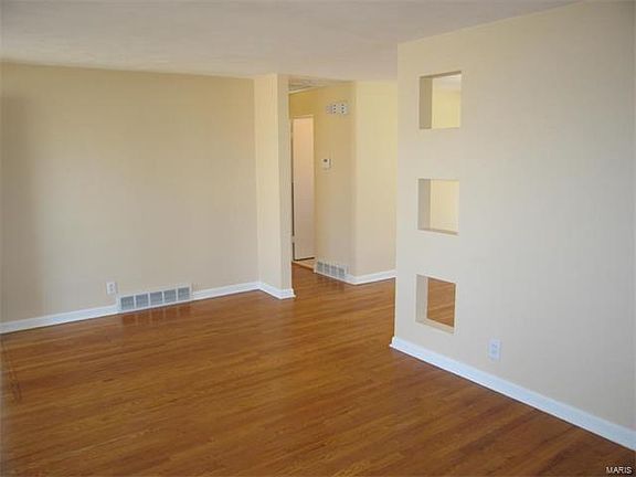 2nd image of 4735 N Hills Ln