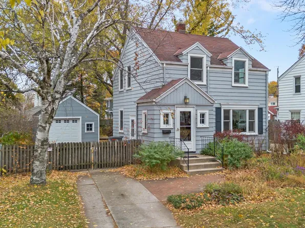 4941 North Hollywood AVENUE, Whitefish Bay, WI 53217