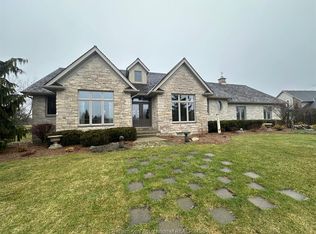 563 1st Ave, Petrolia, ON N0N 1R0