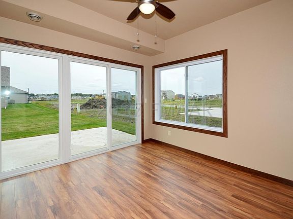 5th image of 3754 7th St E