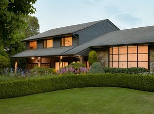3055 Beach Dr, Oak Bay, BC V8R 6L5