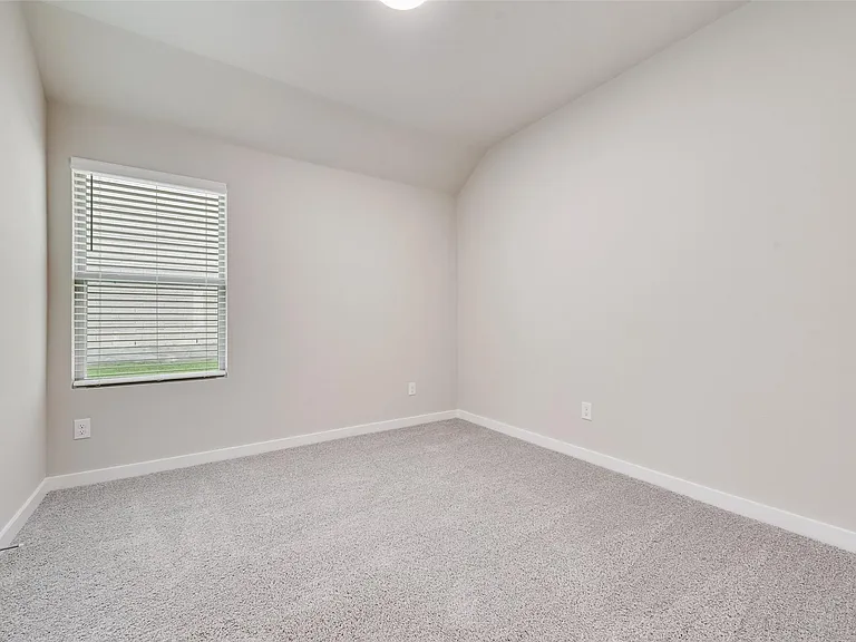 704 Summerberry Dr — Photo 12