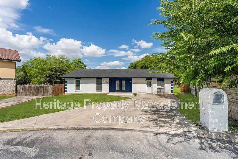 4 bed, 2.5 bath, 2350 sqft, $1,975 — Photo 1