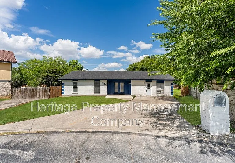 2526 Town Briar St — Photo 1
