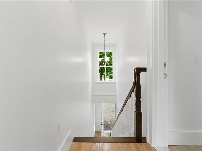 16 Central St #4 — Photo 22