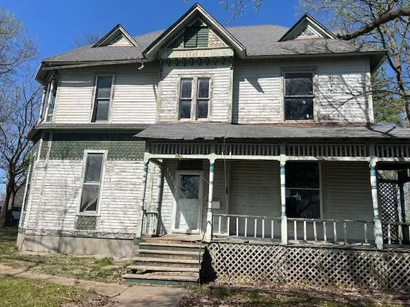 611 N Jefferson St, Carrollton, MO 64633