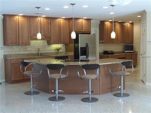 2nd image of 3700 Pine Cir