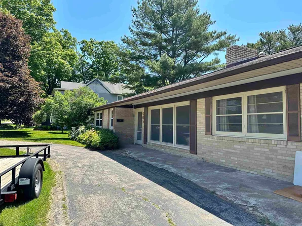 505 E Ridge St, Mount Carroll, IL 61053