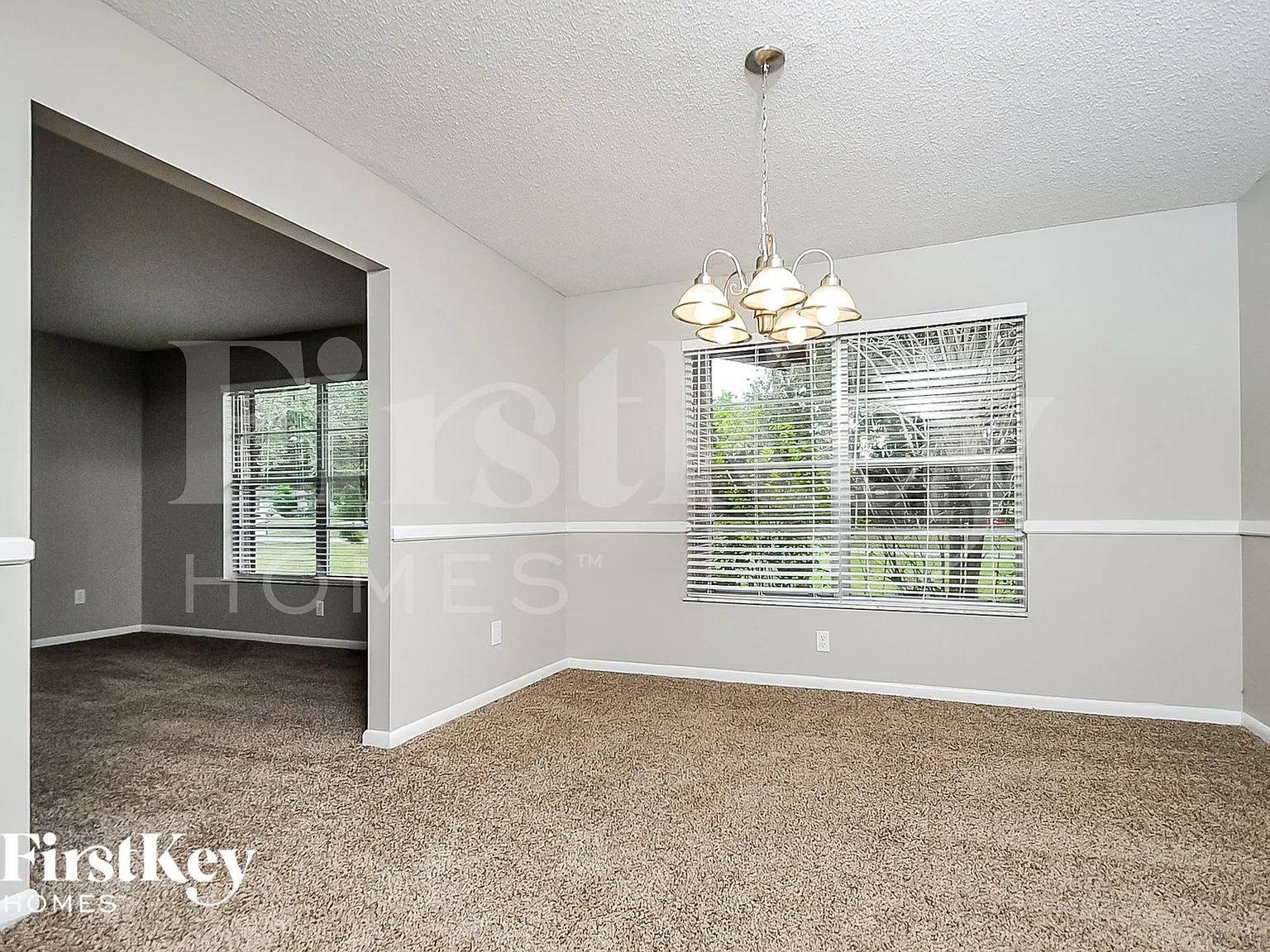 4 bed, 2.0 bath, 1927 sqft, $2,700 — Photo 3